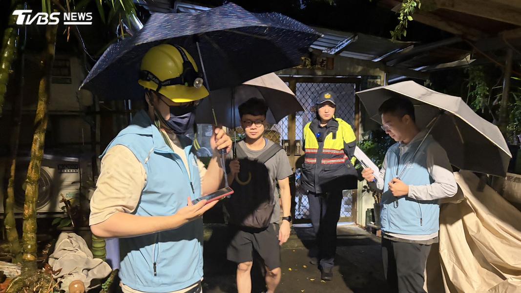 小碧潭部落預防性撤離,撤離人數共計86人。(圖/TVBS)
