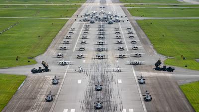 規模最大!美日26架戰機首度「大象走路」 沖繩重兵秀肌肉