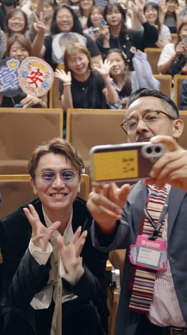 這次來台宣傳雖然時間不多，但安田章大（左）把握機會在高雄街頭走走。（圖／翻攝自高雄電影節IG）