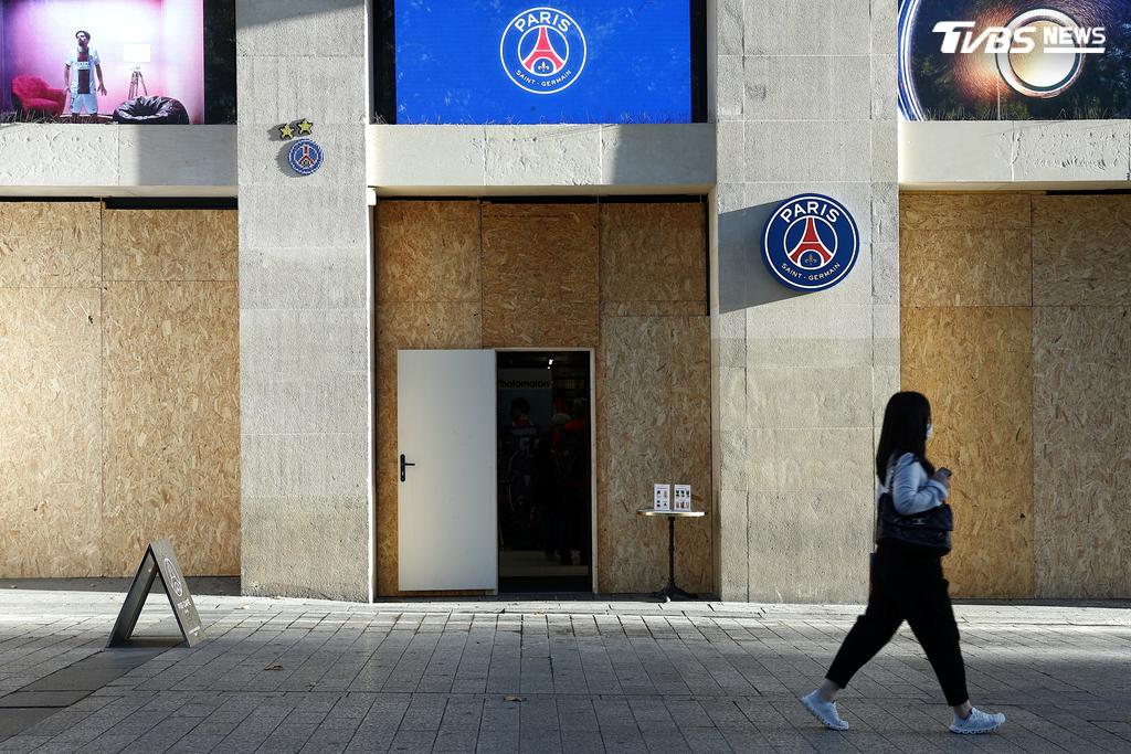 巴黎聖日耳曼(PSG)的法甲足球賽事亦因安全考量推遲。(圖/達志影像路透社)