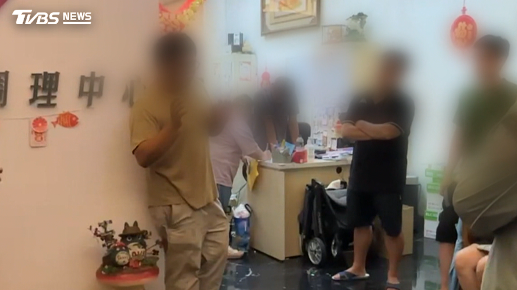 月子中心負責人張先生出面說明,表示目前並未停止營運,仍在營運狀態,只是因人力不足,導致當天無法正常運作(圖/TVBS)