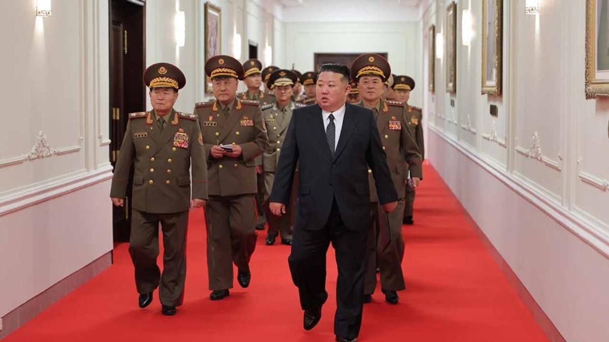 金正恩沒死!今經鴨綠江「閃電訪中國」 昨高調現身平壤整軍