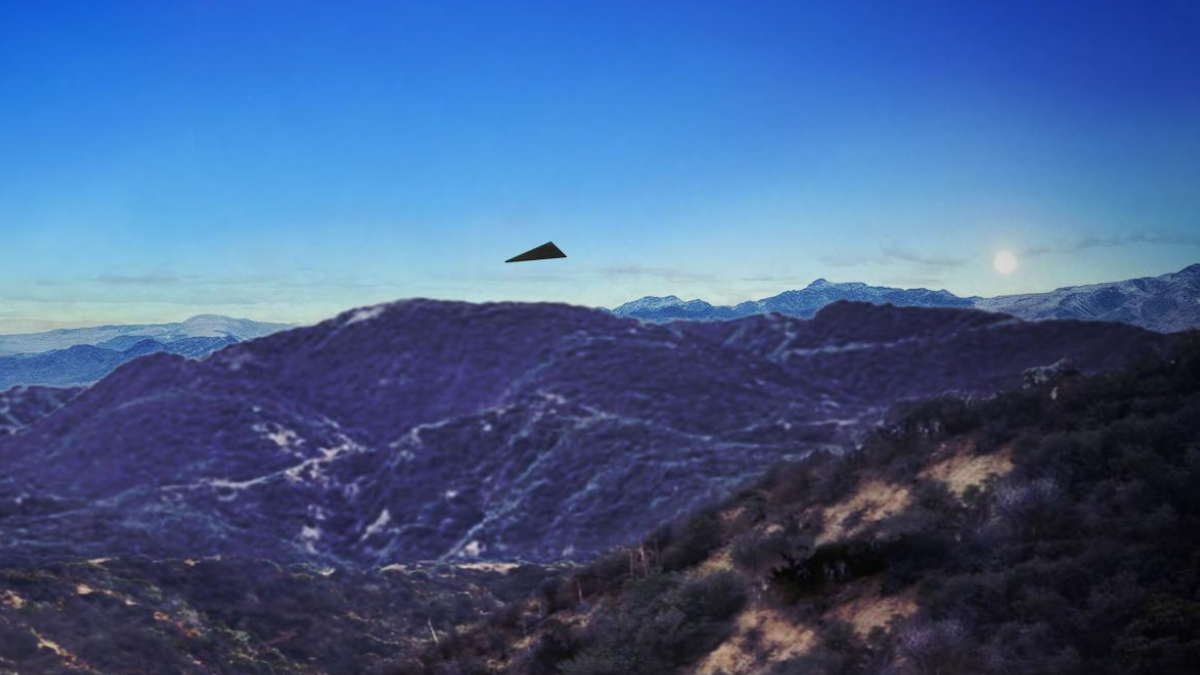 美驚見「黑色三角形UFO」 速度媲美戰機3度掠過美軍基地