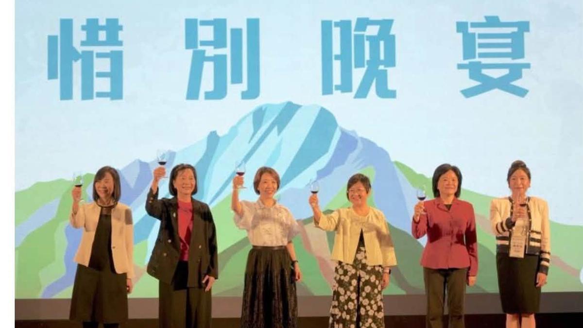 爆花公帑慶生!陳智菡再揭原定「徐佳青坐前排」:高層有異議才喊卡