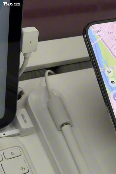 iPhone Duo才剛開賣驚傳災情!摺疊處「不明黑線」貫穿螢幕 專家曝原因