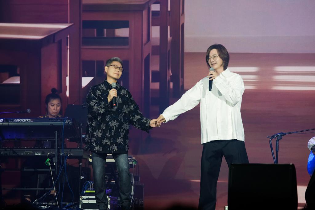 情歌王子林隆璇與丁曉雯合唱了當年的創作曲。（圖／媒體棧提供）