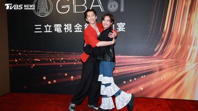 金鐘61/陳漢典三金主持處女秀!Lulu台下看哭爆 慶功宴「甜抱」放閃狂讚老公