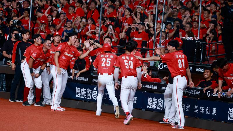 台灣大賽龍隊先發打線出爐。(圖/華子琛)