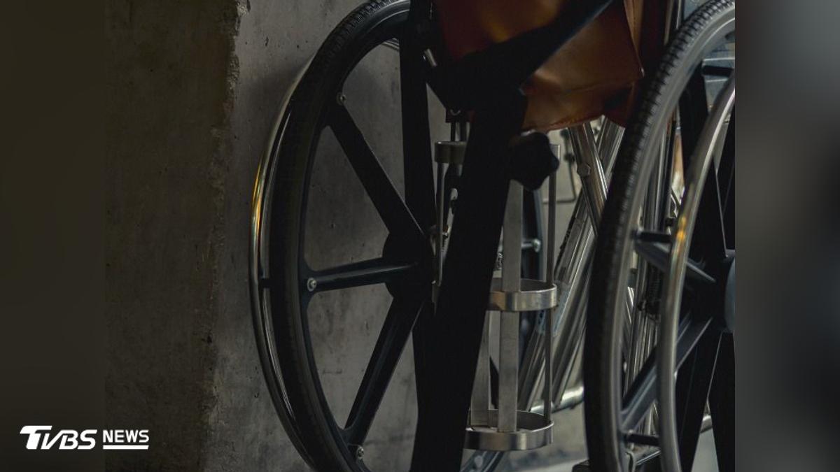 國道超車「閃大燈」引兩車競飆追逐車禍 他下半身癱瘓被判刑6月