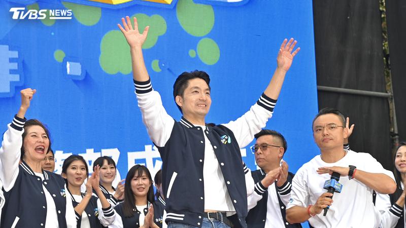 尋求連任的國民黨台北市市長蔣萬安今舉辦競總成立大會,現場湧入五萬人。(圖/胡瑞麒攝)