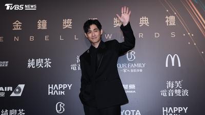金鐘61/紅毯第一帥無誤!周渝民豪灑愛心放電 暈翻眾人