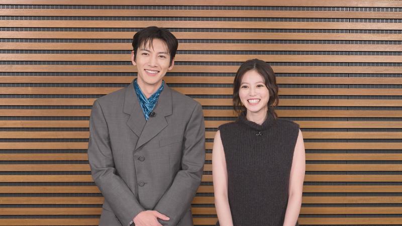 池昌旭(左)、今田美櫻為日韓合作戲劇《莓好遇見你》接受《TVBS新聞網》專訪。(圖/Disney+提供)