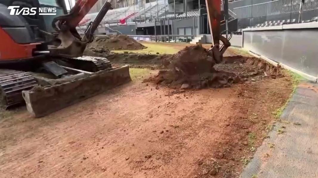 新竹棒球場修建過程。(圖/TVBS)