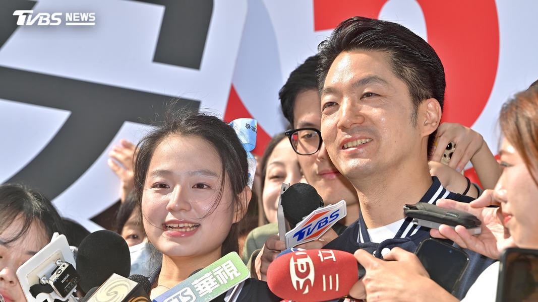 談到妻子石舫亘,蔣萬安表示太太一直是他「最強的後盾」。(圖/胡瑞麒攝)