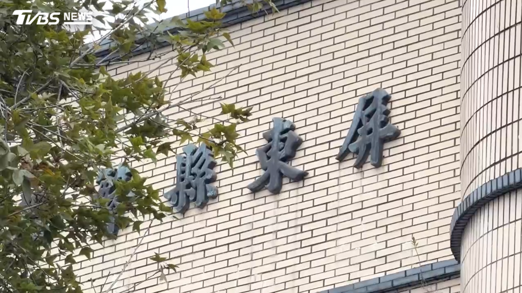 衛生局已於10月19日請醫護人員入校進行評估,如果後續該師到校後有強行進入特教班,學校將會報警處理。(圖/TVBS)