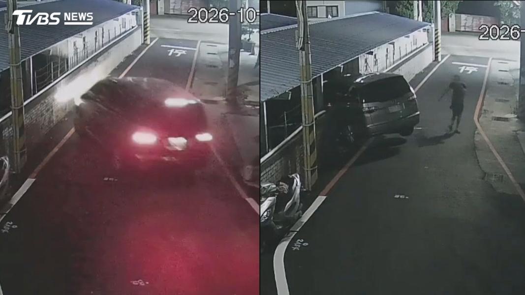27日凌晨5點多,一輛休旅車行經雲林虎尾揚子高中側邊道路時,未隨道路轉彎,直接撞上學校圍牆,導致半個車身卡在牆內。(圖/TVBS)