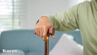 猥褻93歲失智嬤!北市95歲色翁遭判6月 DNA、監視器成鐵證