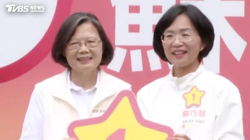蔡英文與蘇巧慧合體到蘆洲進行參香行程。(圖/陳正敬攝影)