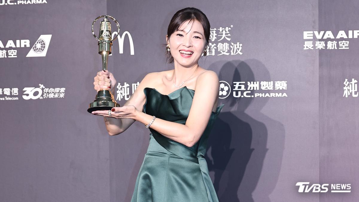 金鐘得主感言講4分鐘「大嫂姊夫都謝」! 許琡婷超時挨轟道歉:絕不再犯