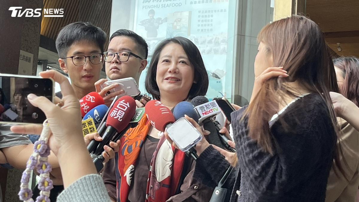 確定了!沈伯洋選前之夜回到民進黨部前 吳思瑤:熟悉的民主聖地