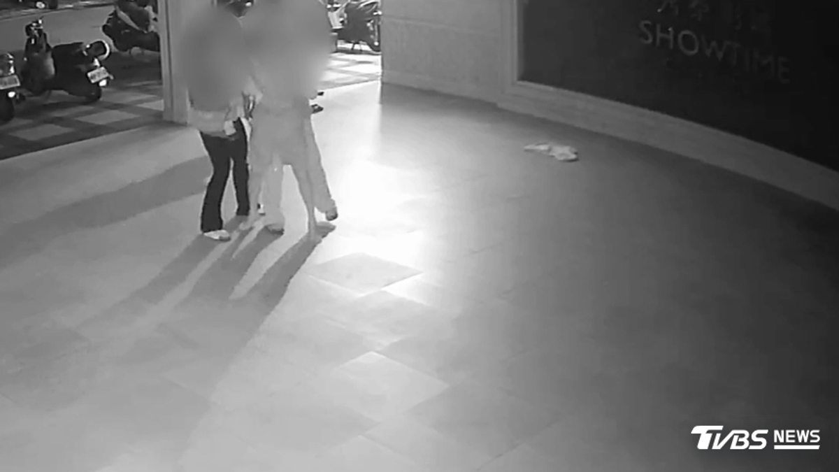 KTV散場爆衝突!男推警遭壓制在地