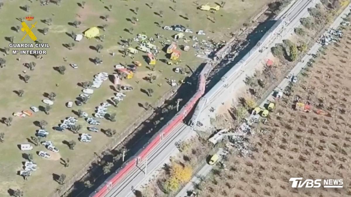 西班牙高鐵相撞死傷慘!乘客驚曝「10秒沉重撞擊聲」:感覺列車要出軌