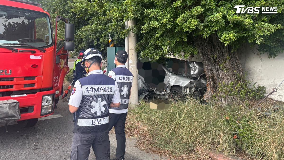 有片/斷魂瞬間曝!高雄男下班自撞困車內亡 5小時才被發現