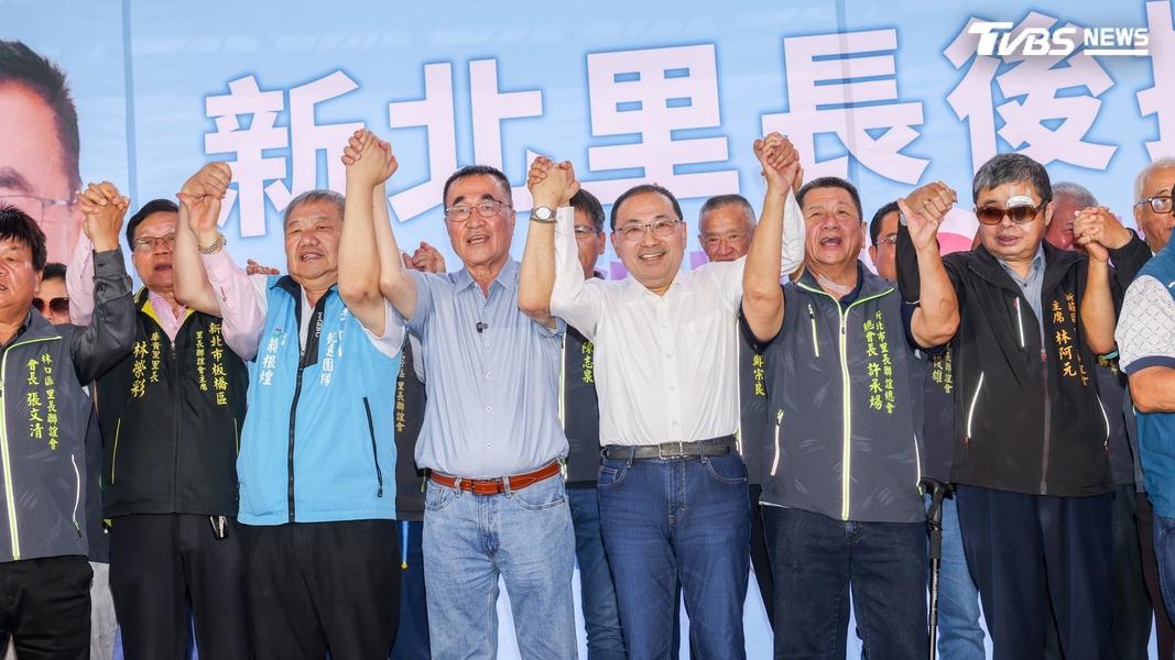 今(29)日新北市29區約800位里長齊聚力挺國民黨新北市長候選人李四川。(圖/李四川競辦提供)