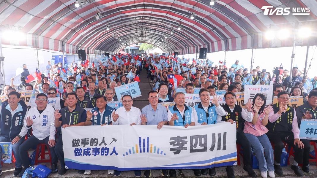 今(29)日新北市29區約800位里長齊聚力挺國民黨新北市長候選人李四川。(圖/李四川競辦提供)
