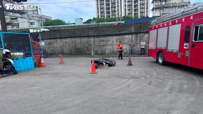 汐止小貨車迴轉撞飛雙載機車 騎士重傷搶救4小時仍不治