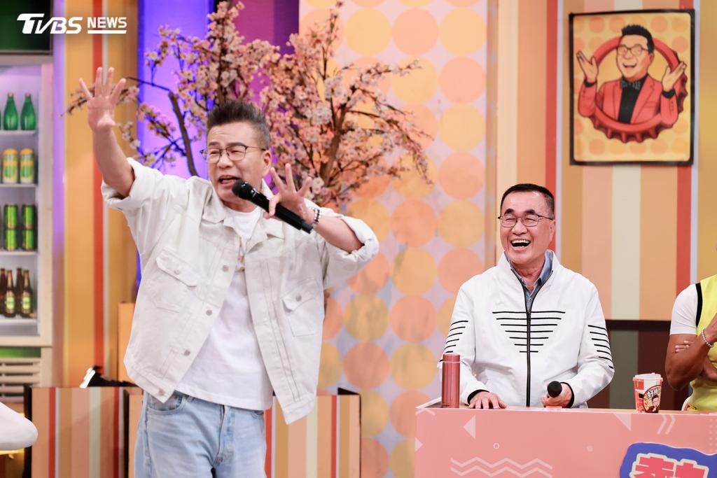 沈玉琳現場發揮荒謬搞笑功力,逗得李四川笑到合不攏嘴。(圖/趙世平攝)