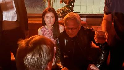 黃仁勳爆遭中國間諜鎖定!美女高層貼身情蒐 紐時:川普一年前知情但未行動