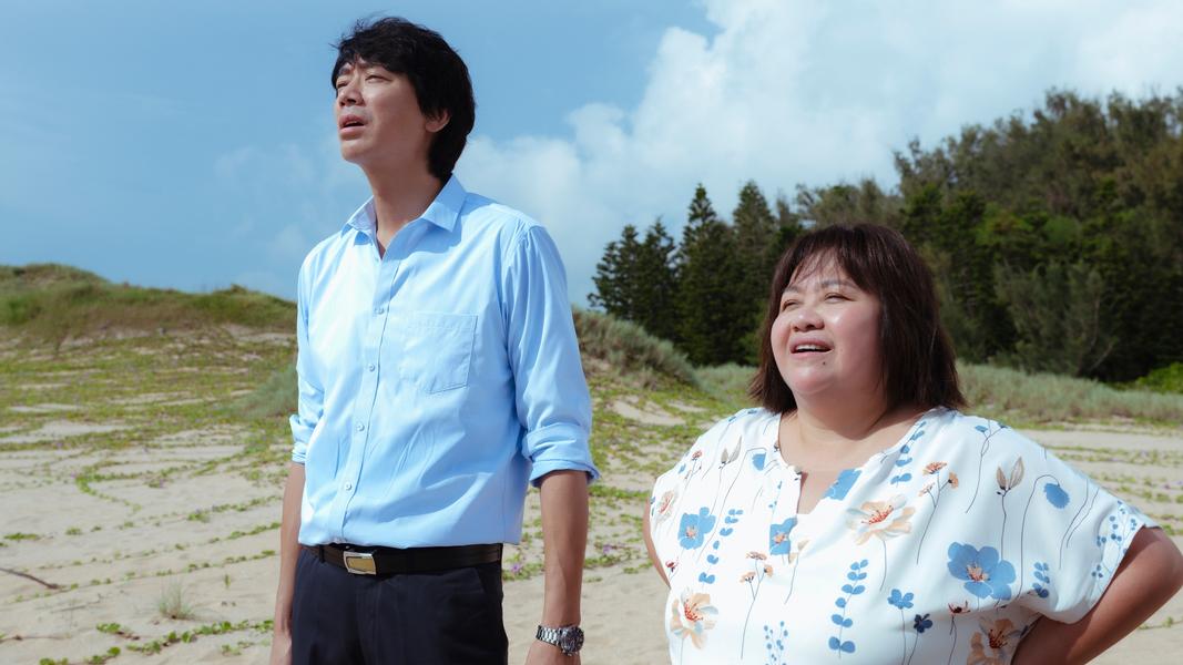 信(左)飾演鍾欣凌的初戀。(圖/米神國際提供)