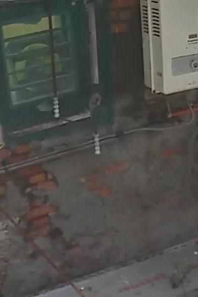 三重菜市場暗藏販毒據點!警攻堅逮人 主嫌「屋頂跳下」仍被捕