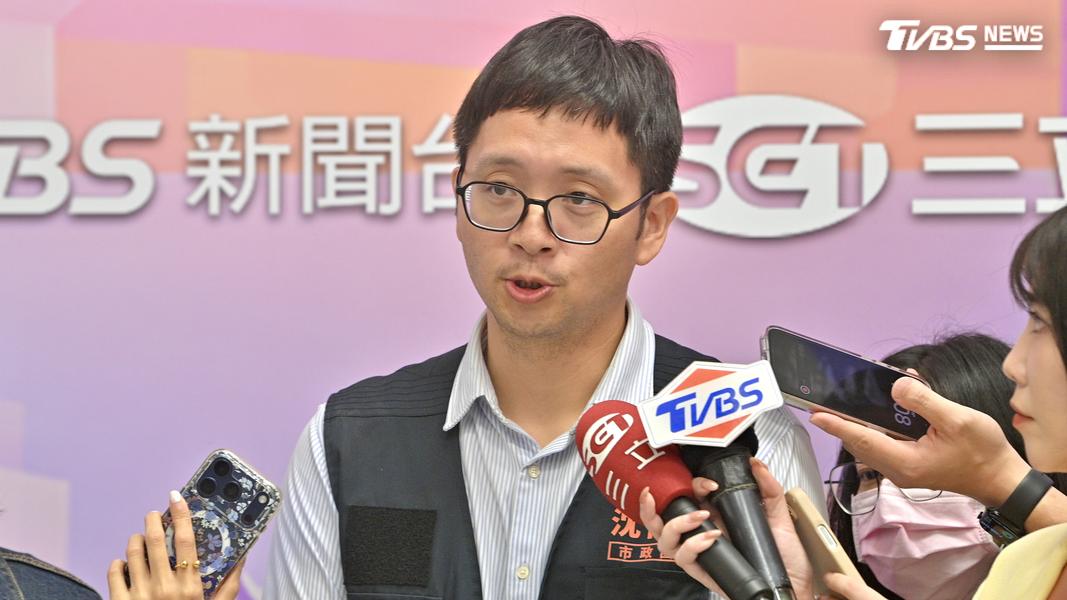 沈伯洋競選辦公室媒宣中心召集人周立軒表示,沈伯洋以最嚴肅的心情備戰。(圖/胡瑞麒攝)