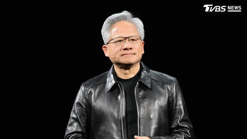 與輝達執行長黃仁勳關係密切的中國籍業界高層黃樂,可能向中國提供情報,使北京得以掌握全球最有價值的AI晶片資訊。(圖/達志影像美聯社)