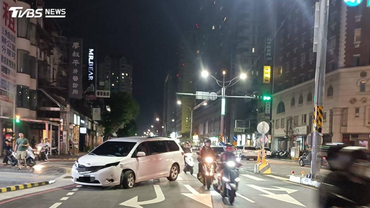 三寶過濾器又挨撞!開友的車撞庇護島神隱 肇逃駕駛:好緊張