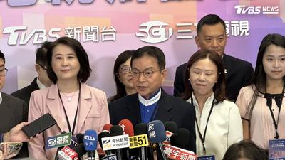 台北市長辯論/「市長獎女孩」Yakira現身辯論現場 加入蔣萬安應援團