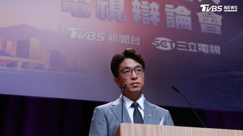 民進黨台北市長候選人沈伯洋31日提出上任百日三要務。(圖/華子琛攝)