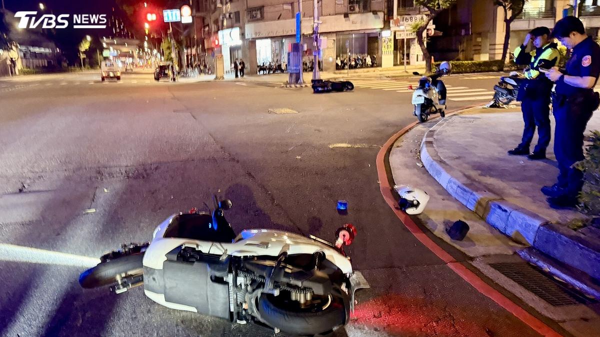 板橋機車拒檢逃逸!2圍捕員警相撞受傷