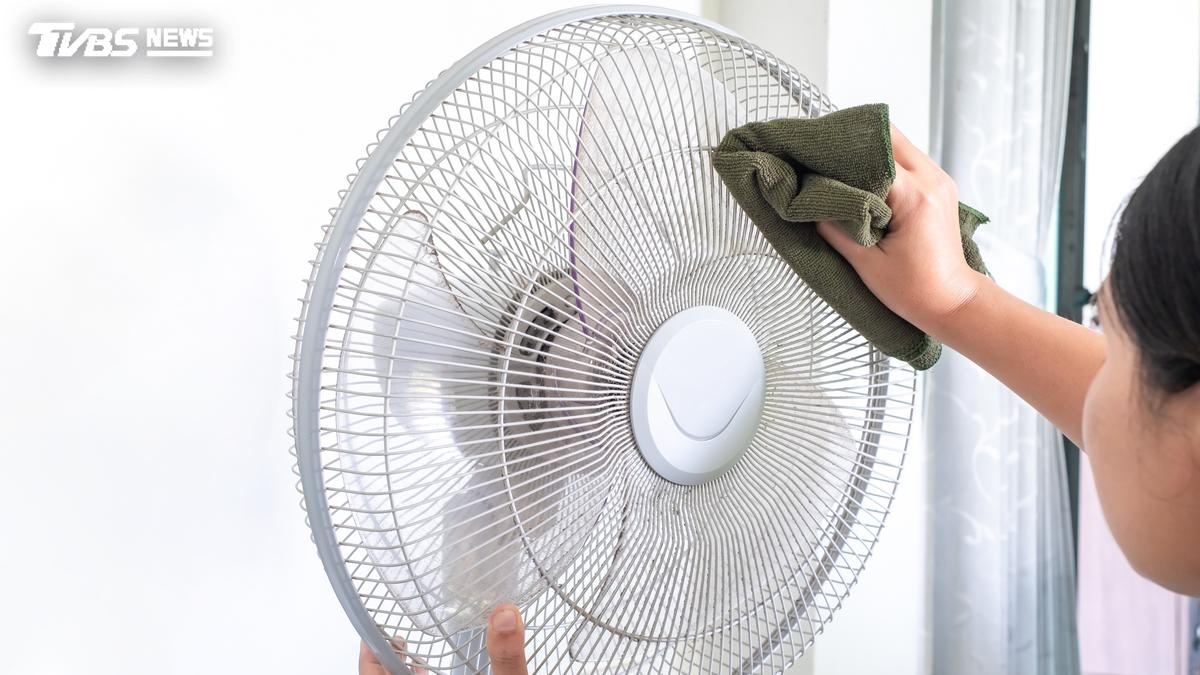 電風扇別急著收!專家教3步驟清潔 加「這1物」防灰塵沾黏