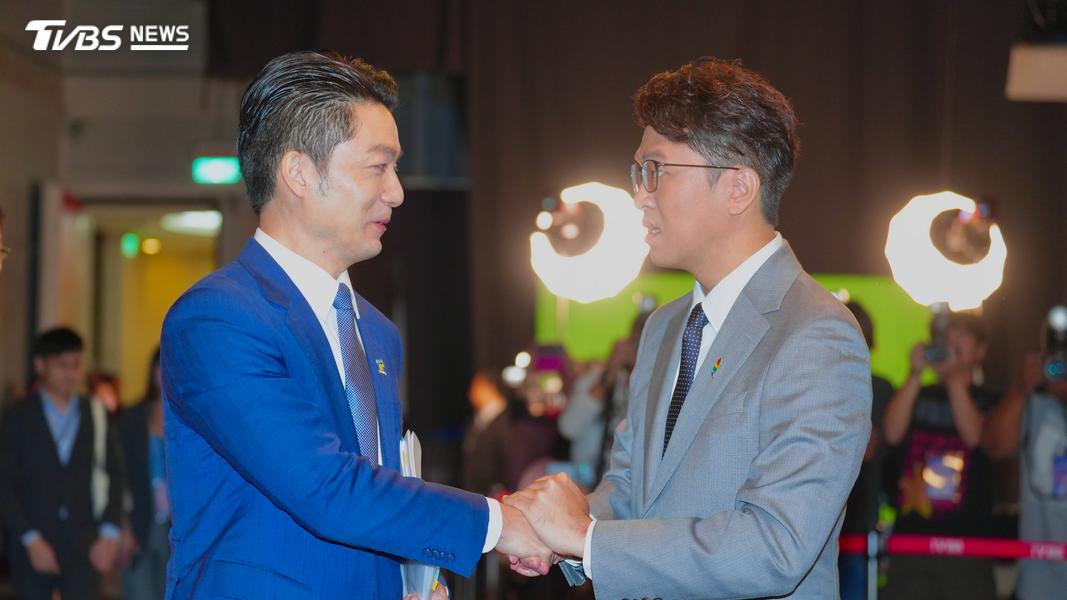沈伯洋、蔣萬安首度正面交鋒。(圖/華子琛攝)