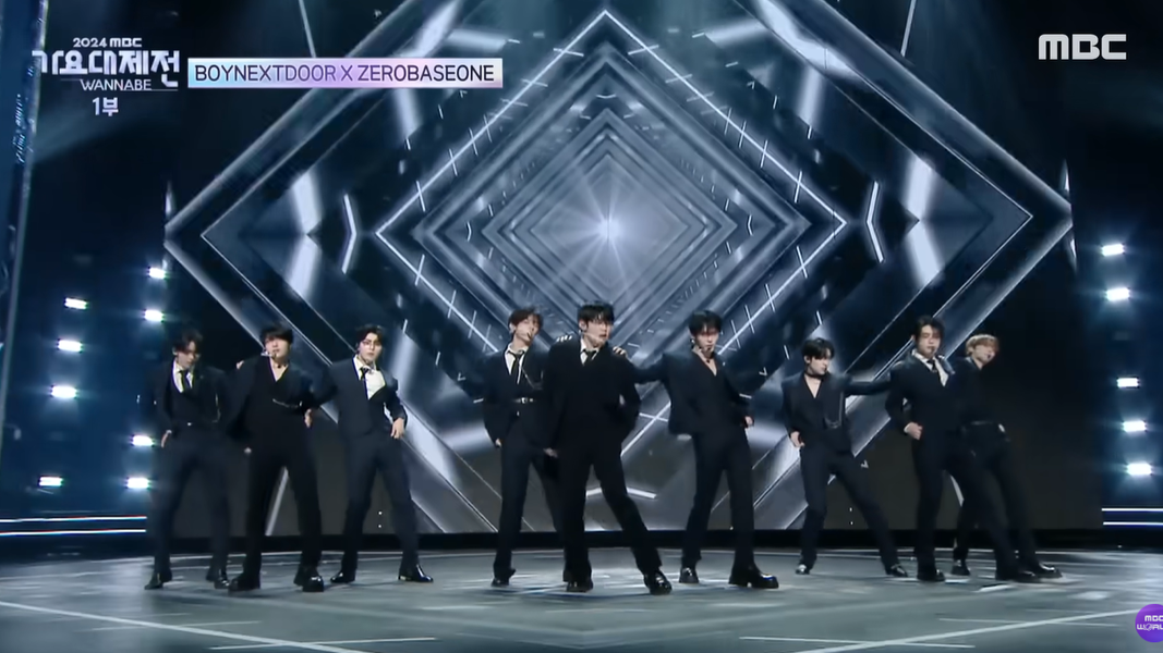 BOYNEXTDOOR、ZEROBASEONE全員換上黑西裝,帥度破表!(圖/翻攝自MBC WORLD YT)