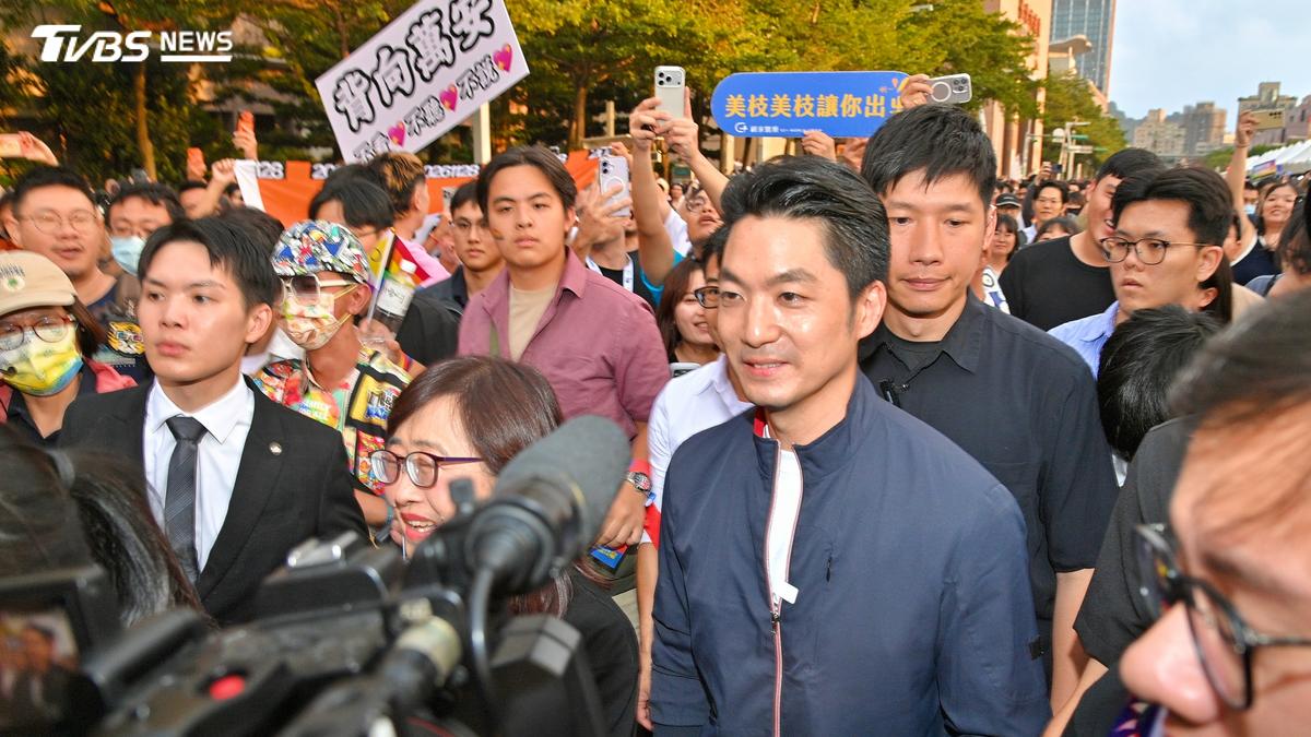 蔣萬安現身同志遊行 遭嗆「不要抄同志酒吧、沈伯洋凍蒜」