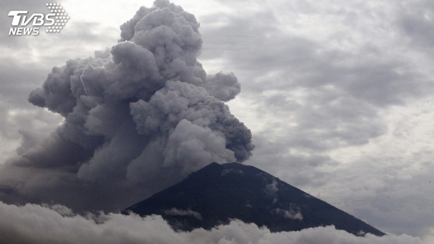 阿貢火山蠢動 未來數小時恐大規模噴發