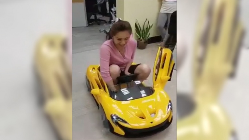 自打臉?4天前開腿坐小跑車反酒駕 李婉鈺又鬧事