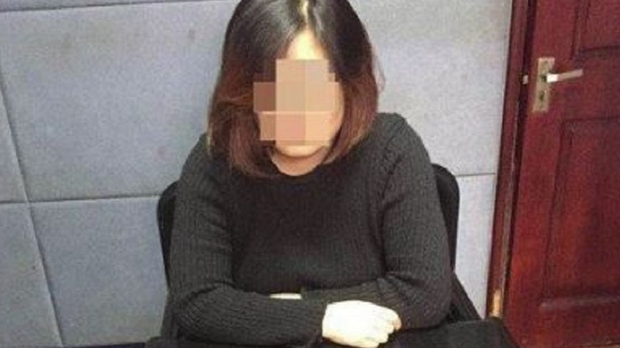 女勾警手嗲音求饒　瞎扯「吸冰毒止經痛」
