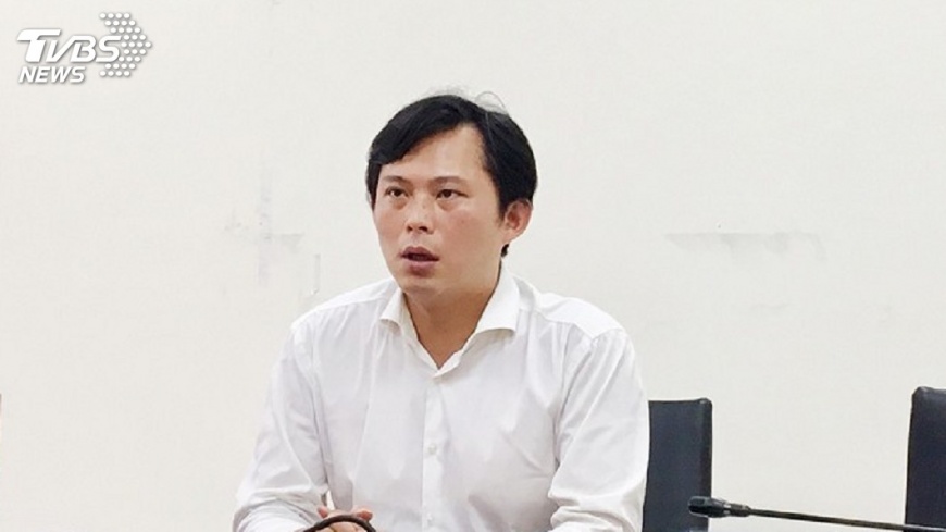 控黃國昌送脖圍涉賄選　安定力量提告