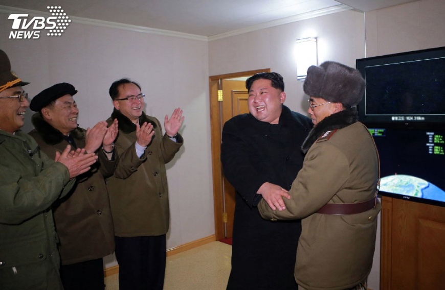 「好像真的打到美國!」 北韓民眾慶射彈成功