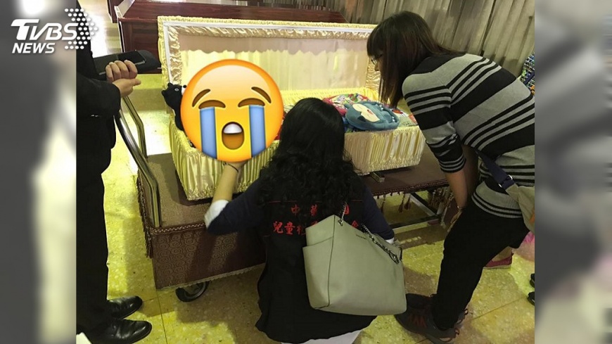 被虐死女童要「粉紅長褲」 禮儀師:她說怕腳露出來